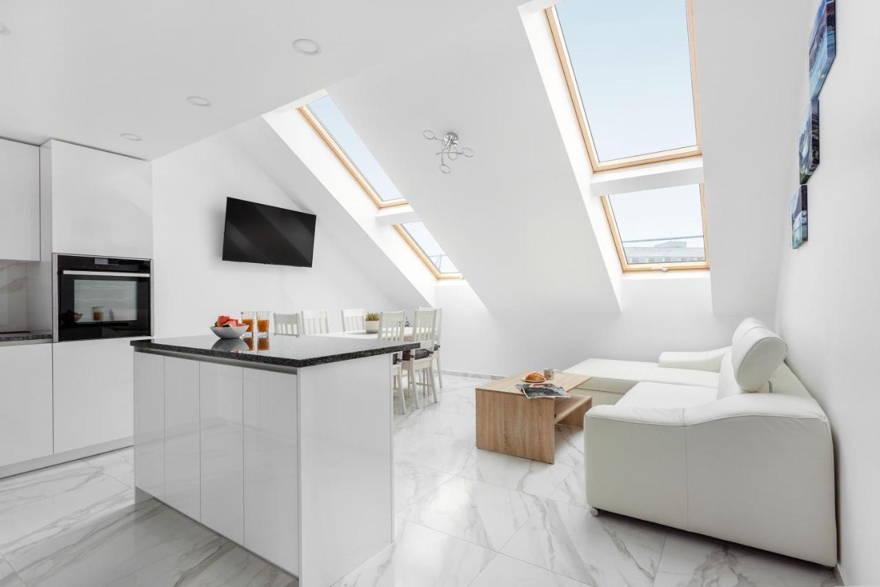 Luxurious Kaunas Basilica Apartment In Old Town By Urban Rent Kültér fotó