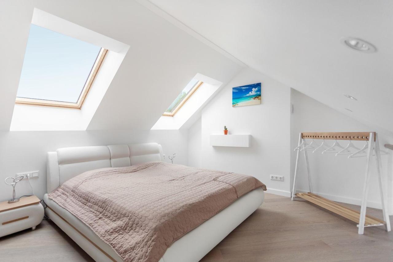 Luxurious Kaunas Basilica Apartment In Old Town By Urban Rent Kültér fotó