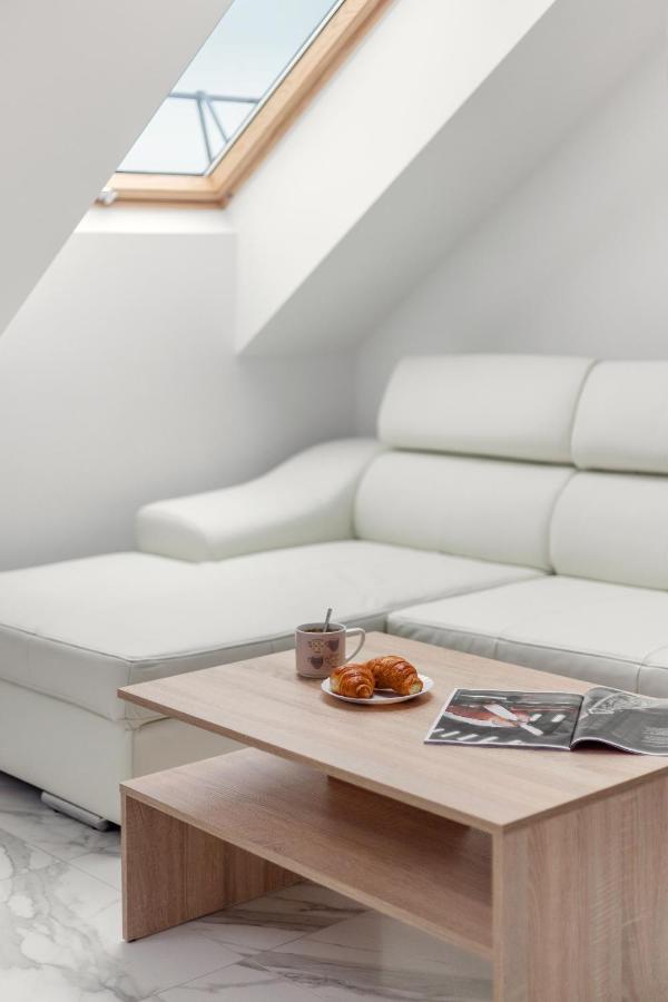 Luxurious Kaunas Basilica Apartment In Old Town By Urban Rent Kültér fotó