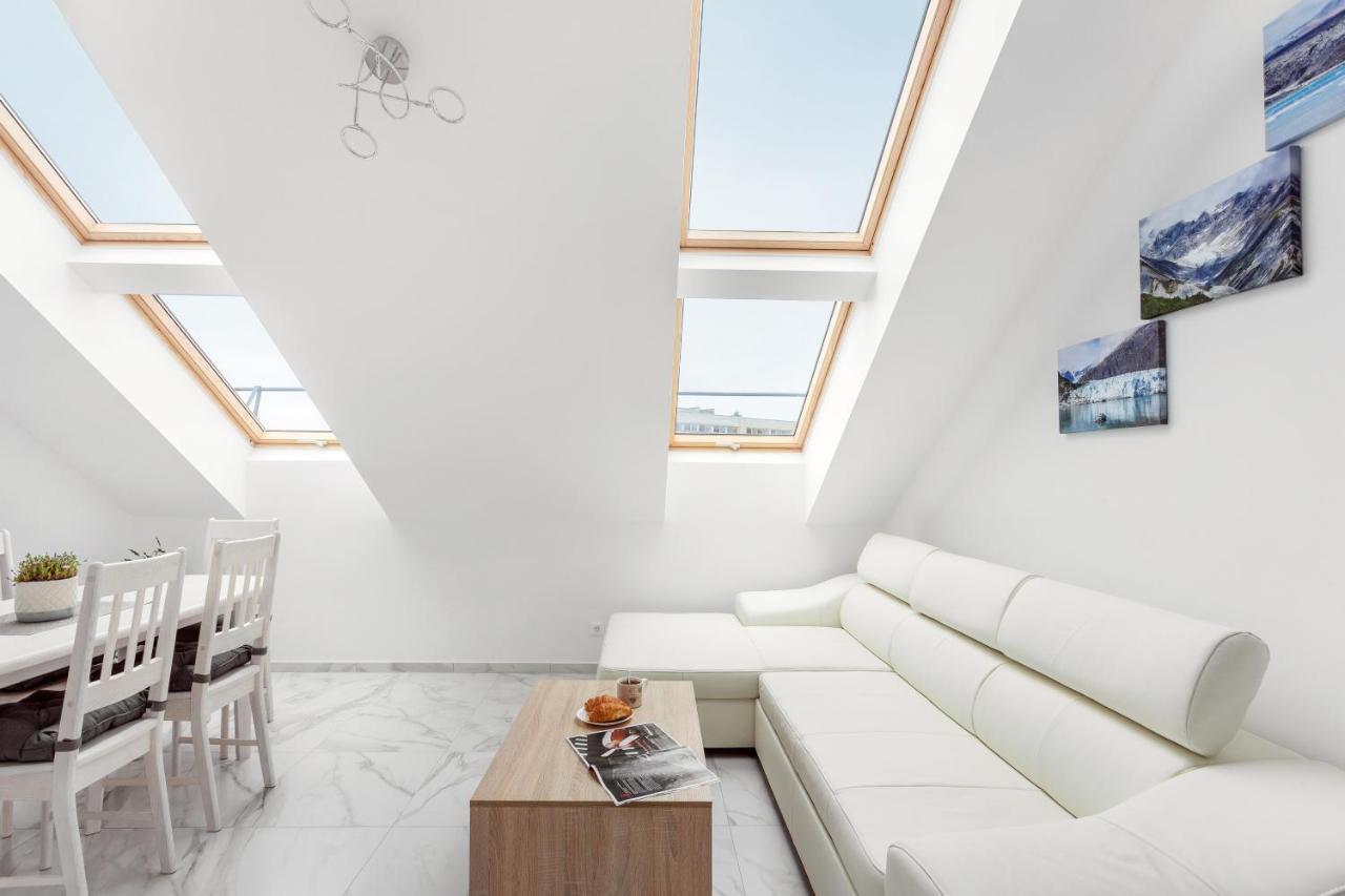 Luxurious Kaunas Basilica Apartment In Old Town By Urban Rent Kültér fotó