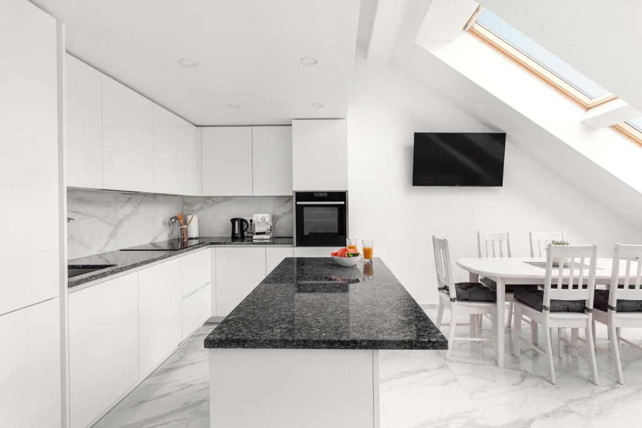 Luxurious Kaunas Basilica Apartment In Old Town By Urban Rent Kültér fotó