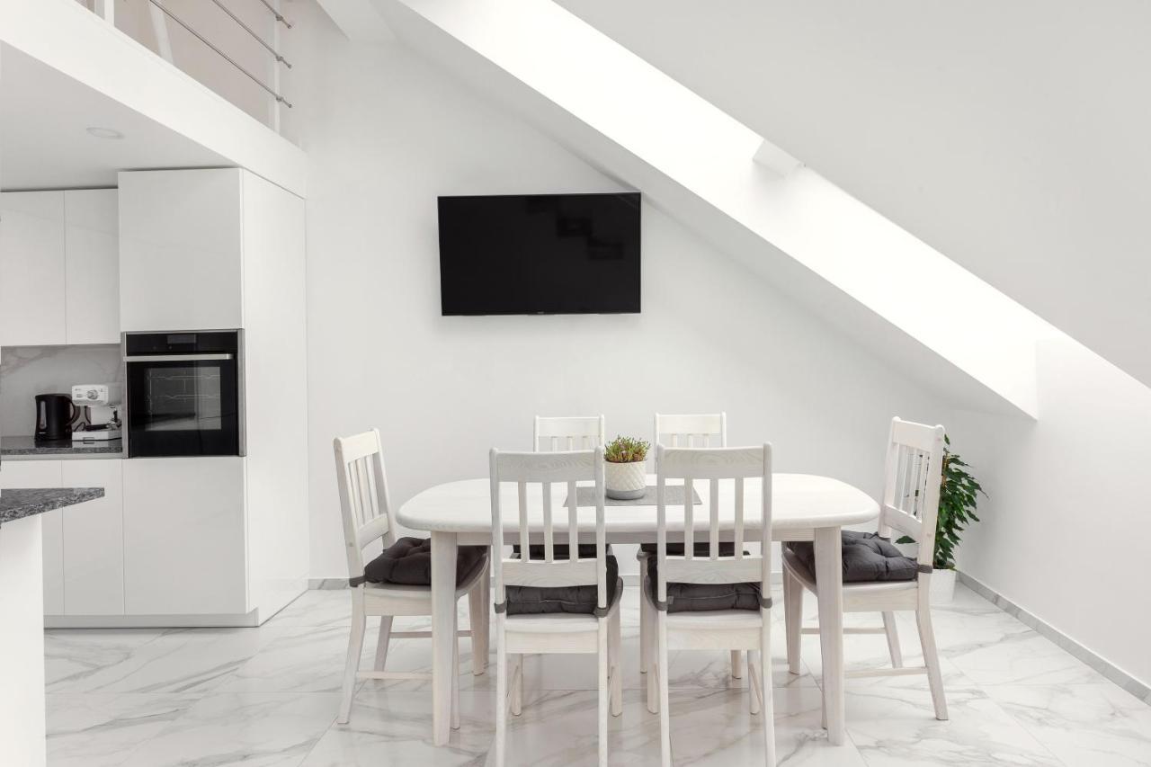 Luxurious Kaunas Basilica Apartment In Old Town By Urban Rent Kültér fotó