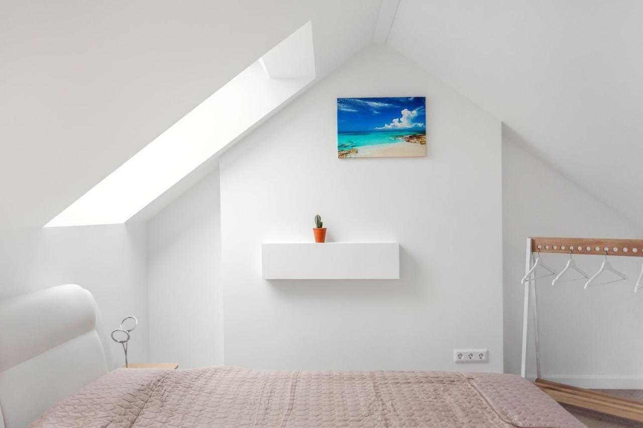Luxurious Kaunas Basilica Apartment In Old Town By Urban Rent Kültér fotó